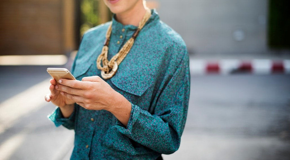 Первый гибкий смартфон, новинки от Apple, трояны в Google Play и раскладушка за $2500 — главные новости за неделю