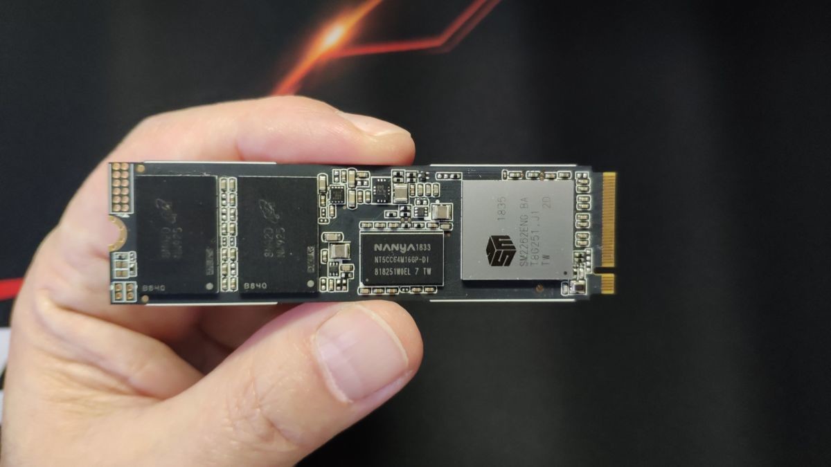 Память m2 ssd. A-data XPG sx8200 Pro. Чипы памяти брендовых ссд 2,5. A data чипы памяти. A data SSD m2.
