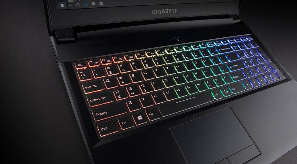 Тест и обзор игрового ноутбука Gigabyte Sabre 17W-DE022T