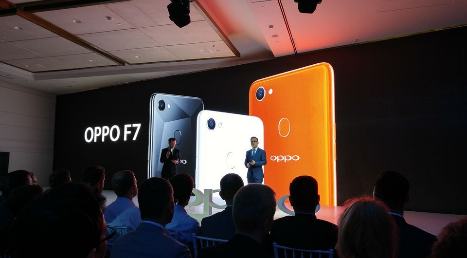 Названа российская цена бюджетного флагмана Oppo F7
