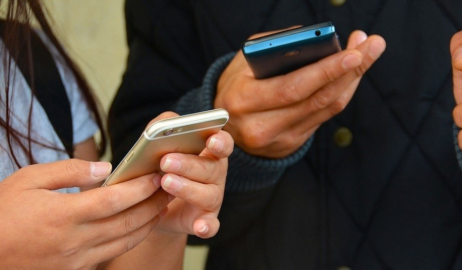 SMS в фактах: коротким сообщениям уже 25 лет