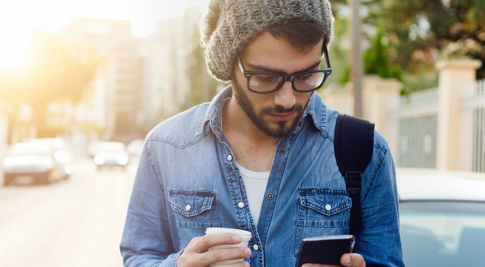 В Китае создана дорожка для уткнувшихся в смартфон