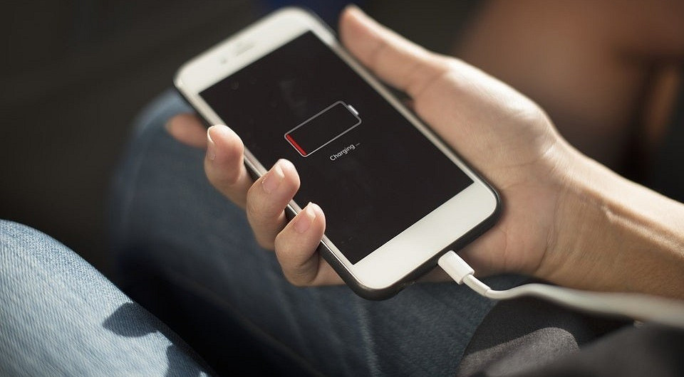 Какими будут смартфоны будущего: новые аккумуляторы