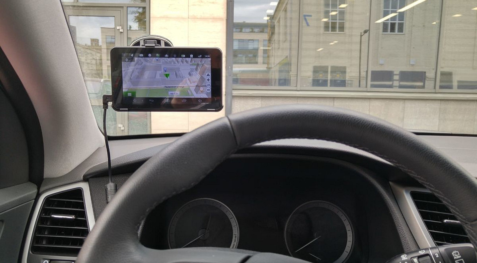 Обзор навигатора и видеорегистратора NAVITEL RE900: мастер на все руки