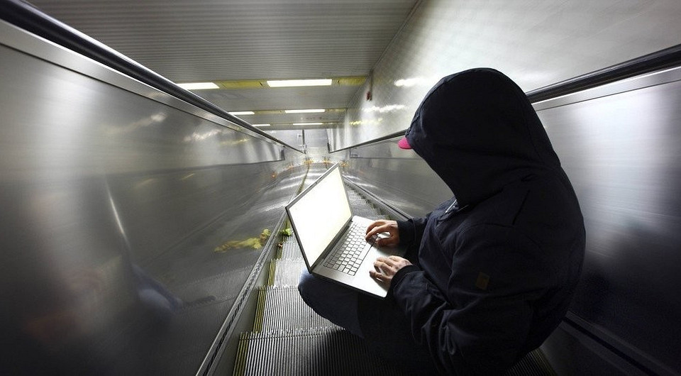 Могут ли украсть деньги в метро с бесконтактной банковской карты?