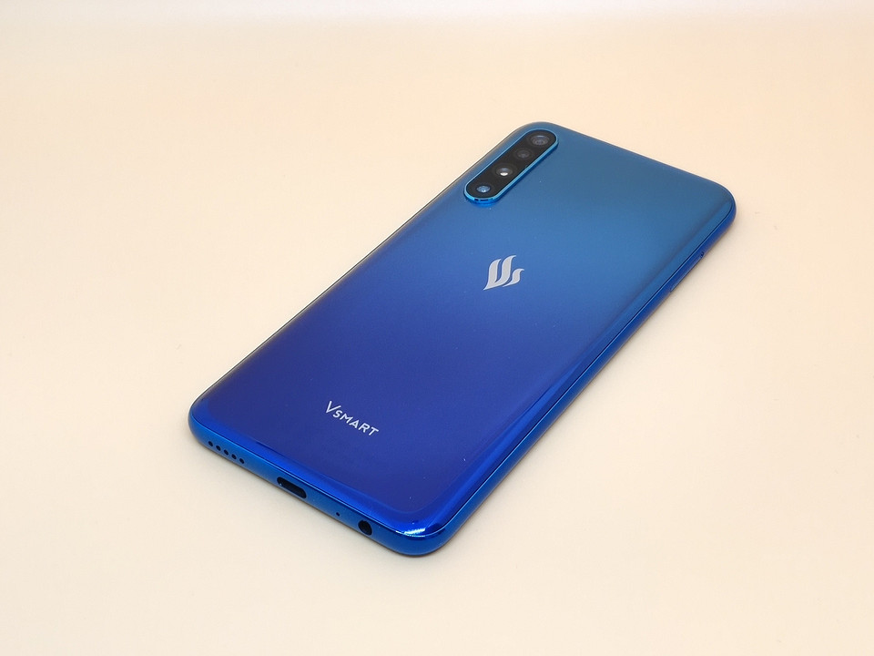 Обзор смартфона Vsmart Live: вьетнамский средний класс