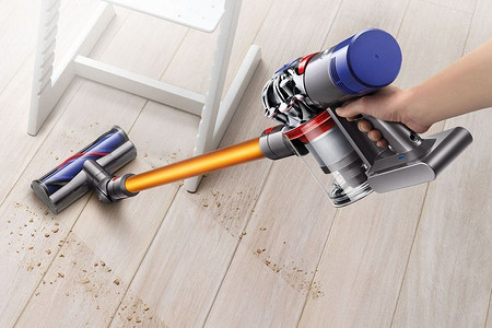 Как выбрать вертикальный пылесос: главные критерии