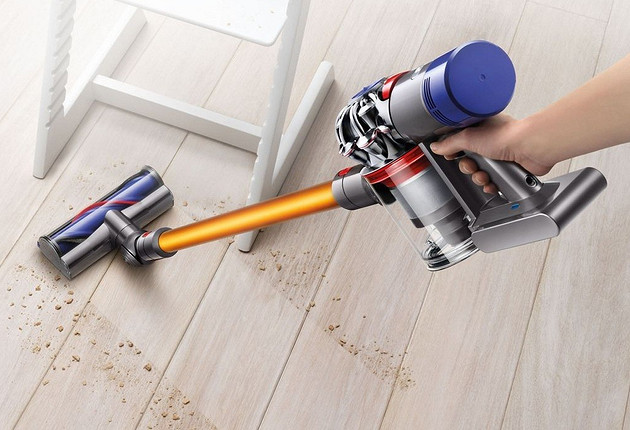 Как выбрать вертикальный пылесос: главные критерии