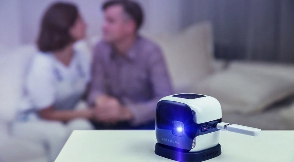 Технологичная романтика: 5 идей подарков на 14 февраля