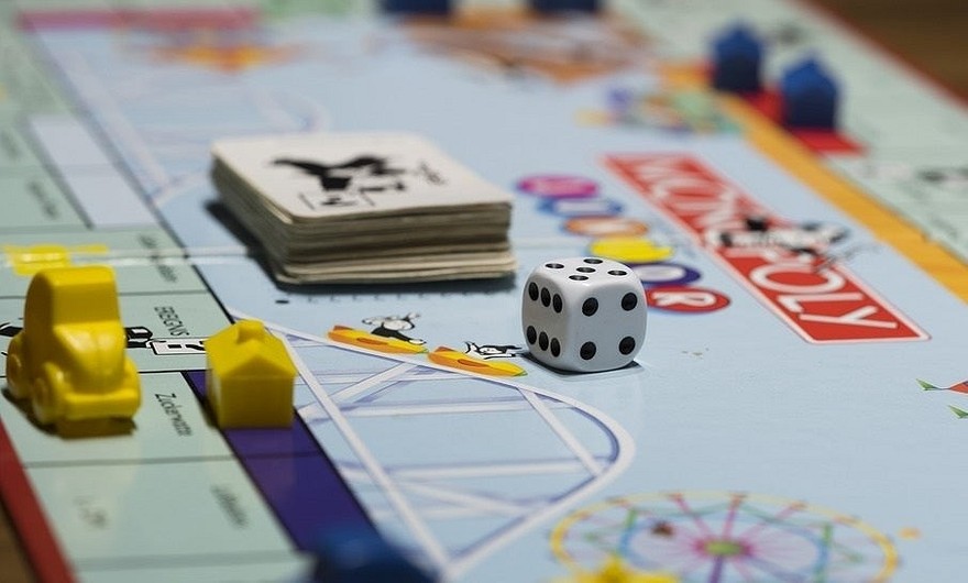 Играем офлайн: 10 настольных игр на любой вкус