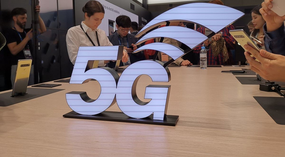 Главные новинки MWC 2019: гибкие смартфоны и 5G