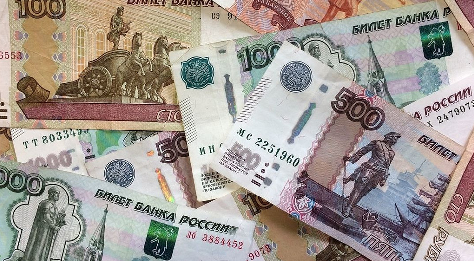 Жители каких российских городов больше тратят на мобильную связь, интернет, телевидение и ЖКХ? Нет, не Москвы!