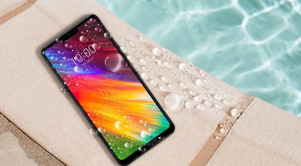 Ну очень дешевые телевизоры от Xiaomi, сверхзащищенный смартфон с большим аккумулятором всего за 5 300 руб., уход из России крупного бренда и камень в огород Apple — главные новости за не...