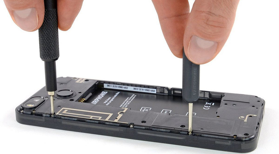 Назван смартфон, который проще всего отремонтировать