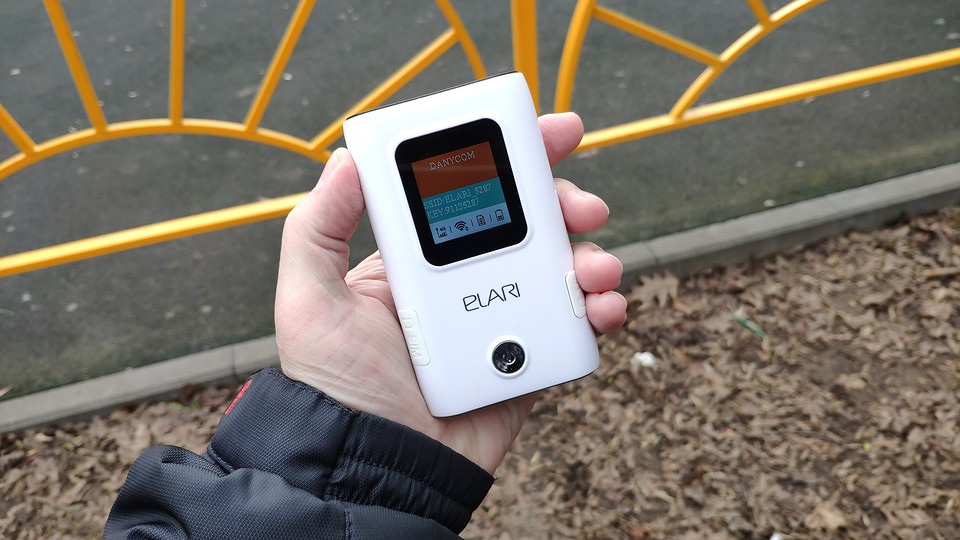 Тест и обзор портативного роутера ELARI Smart WiFi: один для всех, eSIM плюс повербанк