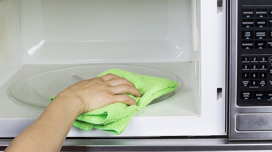 чистка микроволновки в домашних условиях