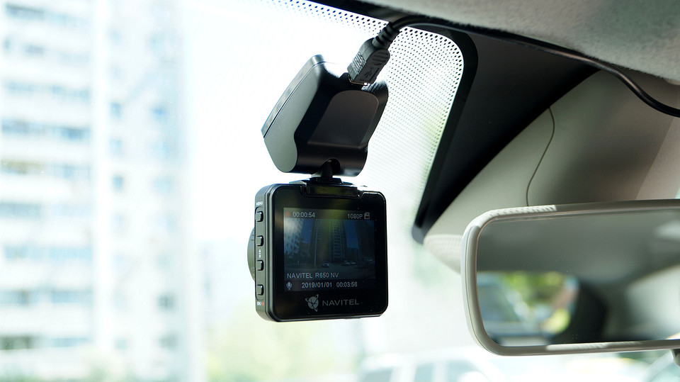 Тест видеорегистратора NAVITEL R650 NV: хорошая ночная съемка и функция веб-камеры
