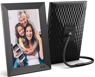 Это серия цифровых фоторамок от Nixplay с двумя основными продуктами: NIX Advance и NIX Digital Photo Frames. Эта серия отличается простыми, но качественными цифровыми девайсами, под. 
