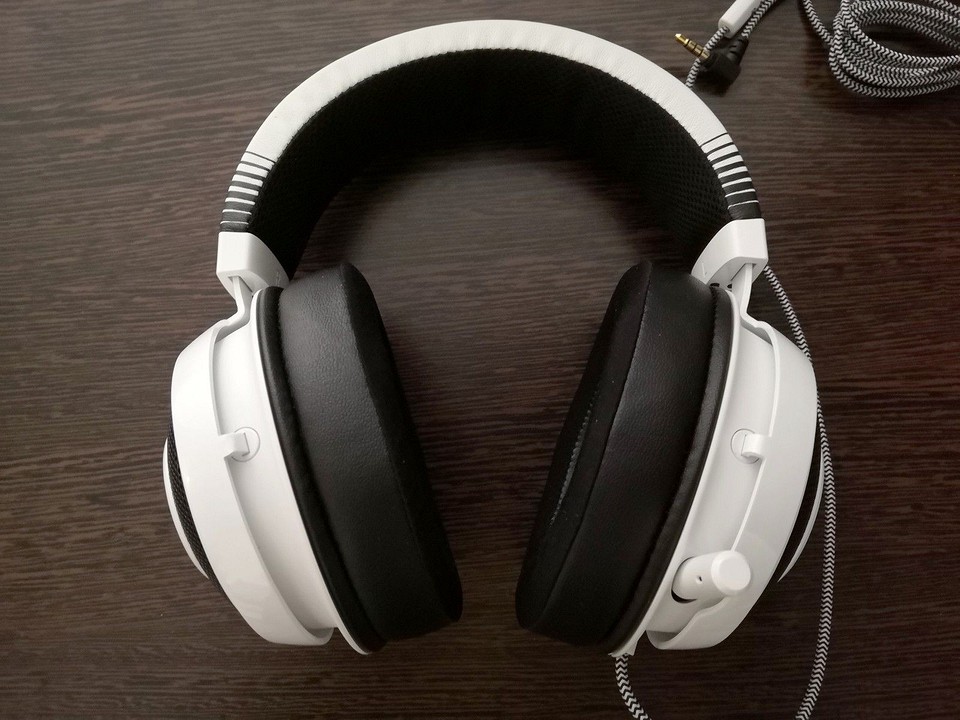 Обзор гарнитуры Razer Kraken Stormtrooper Edition: приятный дизайн и идеальный звук в играх и кино Обзор гарнитуры Razer Kraken Stormtrooper Edition: приятный дизайн и идеальный звук в играх и кино