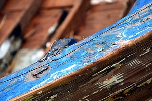 Как быстро удалить краску с металла и дерева: 5 эффективных способов