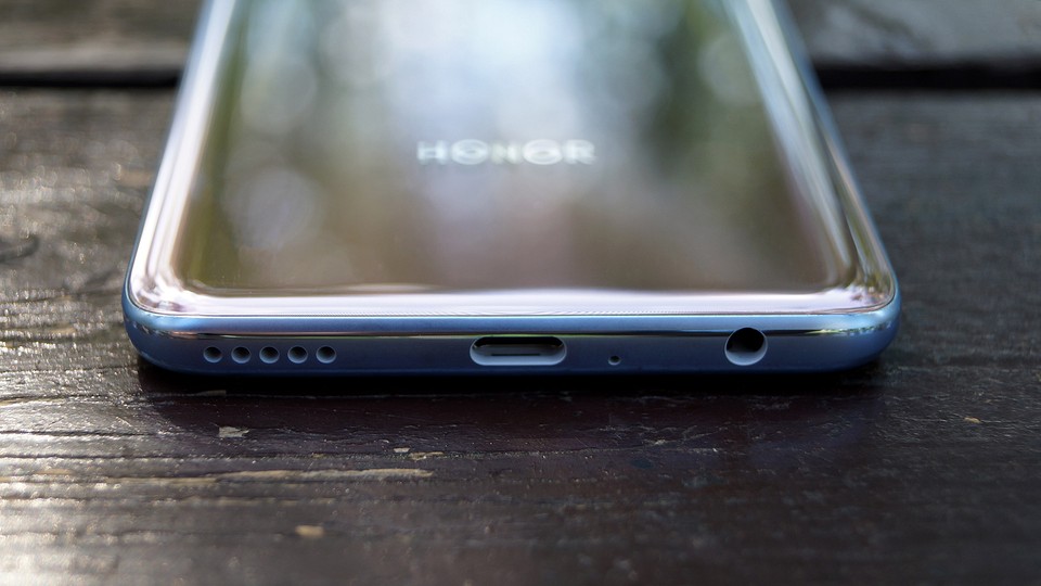 Тест и обзор Honor 30S: мощный универсал в зеркальных доспехах Тест и обзор Honor 30S: мощный универсал в зеркальных доспехах