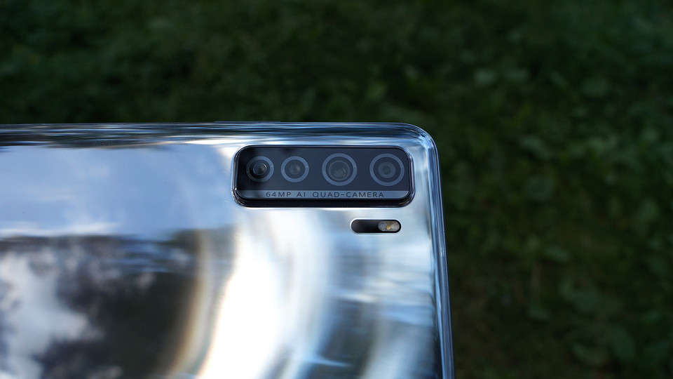 Тест и обзор Honor 30S: мощный универсал в зеркальных доспехах Тест и обзор Honor 30S: мощный универсал в зеркальных доспехах