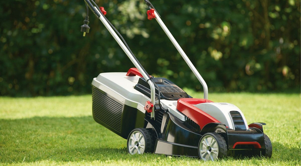 Как правильно эксплуатировать электрическую косилку: советы эксперта