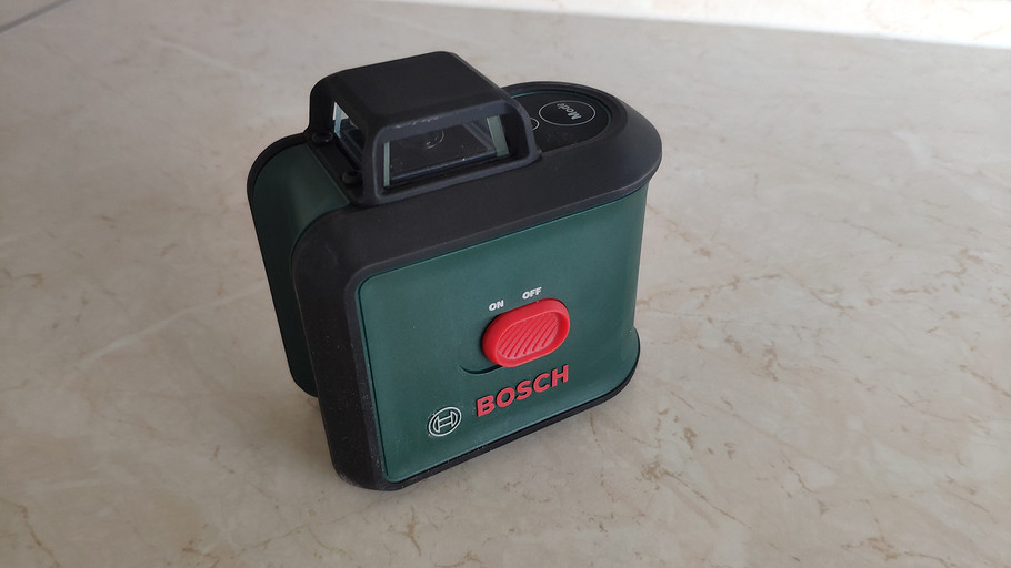 Обзор лазерного нивелира Bosch UniversalLevel 360: зеленый луч на 360°
