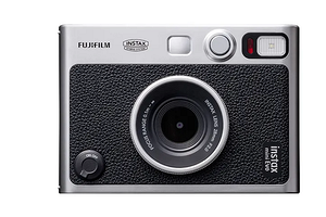 Сладкие слезы ностальгии: Fujifilm представила флагманскую камеру мгновенной печати в ретро-дизайне