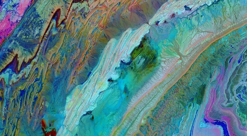 Спутник Terra снял Землю с высоты 700 км — аппарат обнаружил исчезнувшие водоемы и показал, как меняется мир