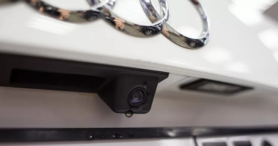 Камеры заднего вида для автомобиля: краткий и доступный гайд по выбору