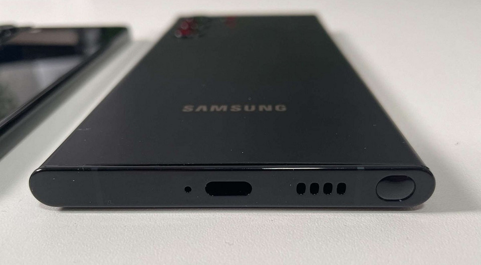 Да это же Galaxy Note 22 Ultra! Топовый Samsung Galaxy S22 Ultra показали на одном фото с Galaxy S21 Ultra и S20 Ultra