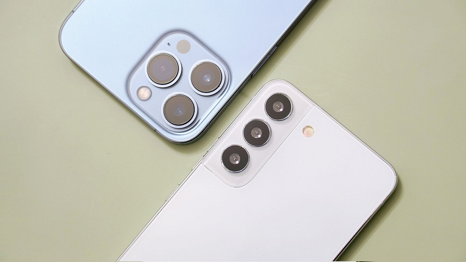 Samsung Galaxy S22 сравнили с iPhone 13 Pro Max на фото