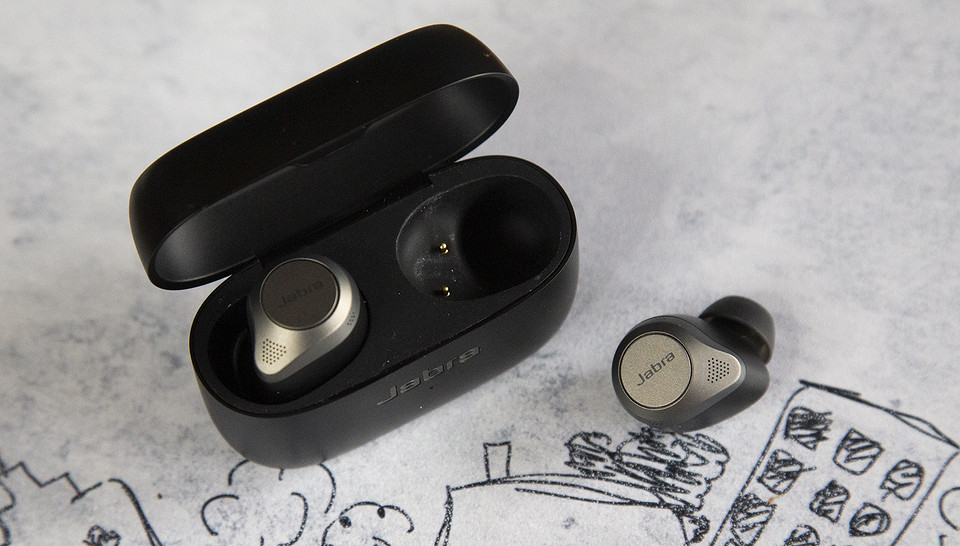 Обзор наушников Jabra Elite 85t: шумодав, съемные сеточки и беспроводная зарядка
