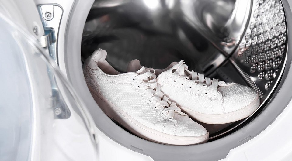 Эксперимент: можно ли стирать кроссовки в стиральной машине