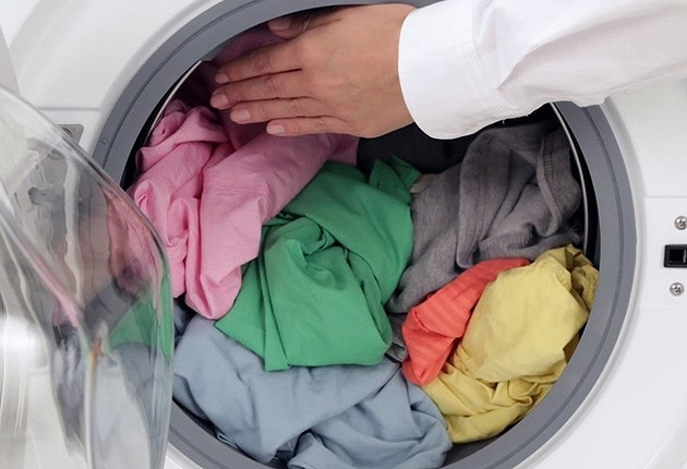 Стиральная машина прыгает при отжиме: что делать?