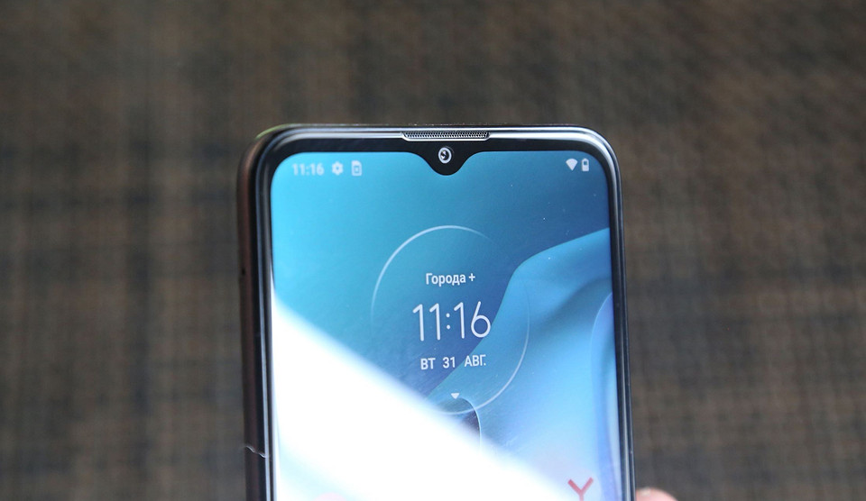 Обзор смартфона Motorola Moto G30: готов поспорить с «китайцами»