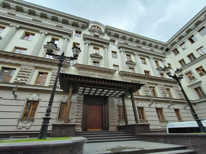 Обзор смартфона OPPO Reno6: быстрая зарядка и камера 64 Мп