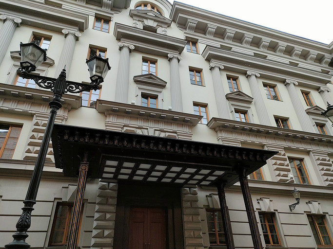 Обзор смартфона OPPO Reno6: быстрая зарядка и камера 64 Мп