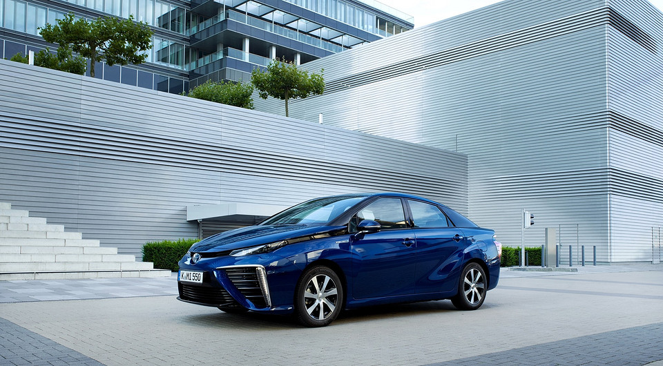 Чертова дюжина: 13 автомобилей с провальным дизайном