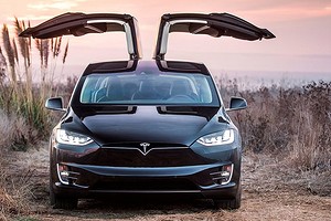 Tesla выпустит автомобиль за $25 000 — руля и педалей у него не будет