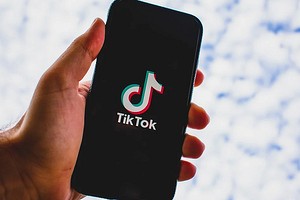 Исследование: россияне проводят рекордное количество времени в TikTok