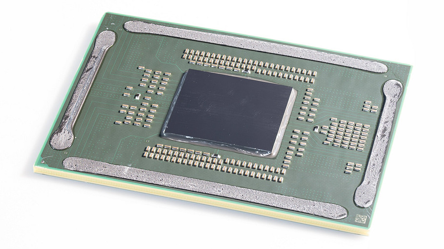 Опубликованы качественные фотографии российского процессора «Эльбрус-8С»
