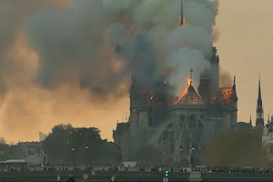 Нотр-Дам в огне: Ubisoft создала VR-игру про тушение знаменитого собора