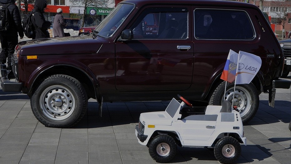 Легендарная Нива стала электрическим кабриолетом  представлен детский электромобиль Нивушка за 33 600 рублей