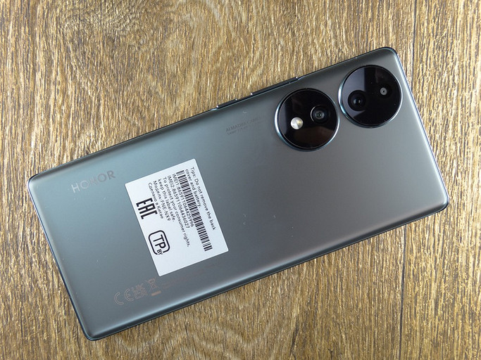 Обзор смартфона Honor 70: флагманские функции по разумной цене