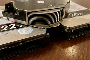 Японцы выпустили HDD емкостью 26 ТБ, а в 2023-м году они представят жесткие диски на 30 ТБ — поместится всё