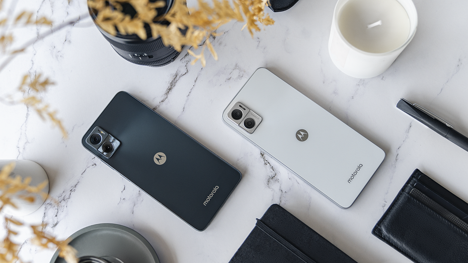 Motorola представила доступные смартфоны Moto E22 и E22i