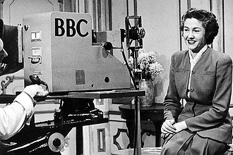 Этот год знаменателен для Великобритании еще и началом трансляции «телепередач высокой четкости». Британская телевизионная компания BBC первой начала передачу изображения в 405-строчном ф...