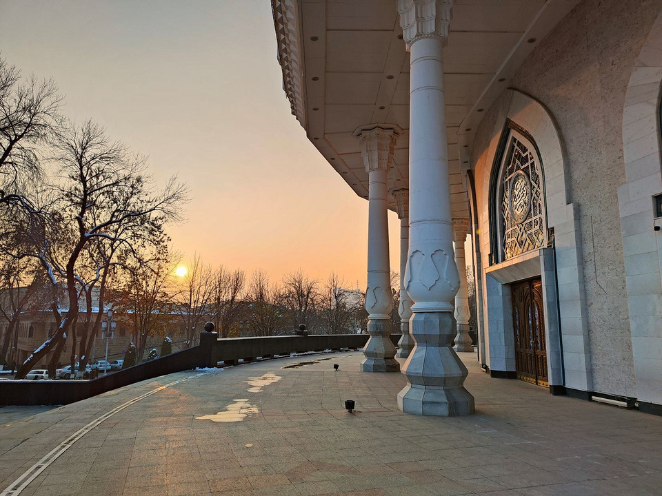 Обзор смартфона TECNO PHANTOM X2: флагман за шикарный прайс